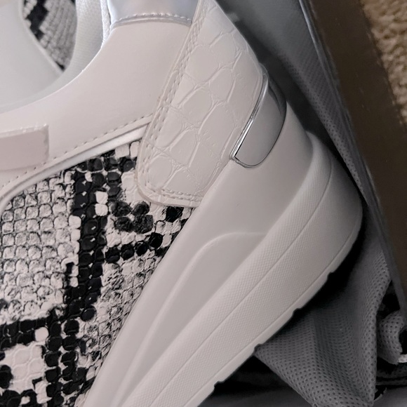 NINETY UNION SPARKLE SILVER WEDGE SNEAKER ATHLETIC SHOE Like new - Picture 8 of 14